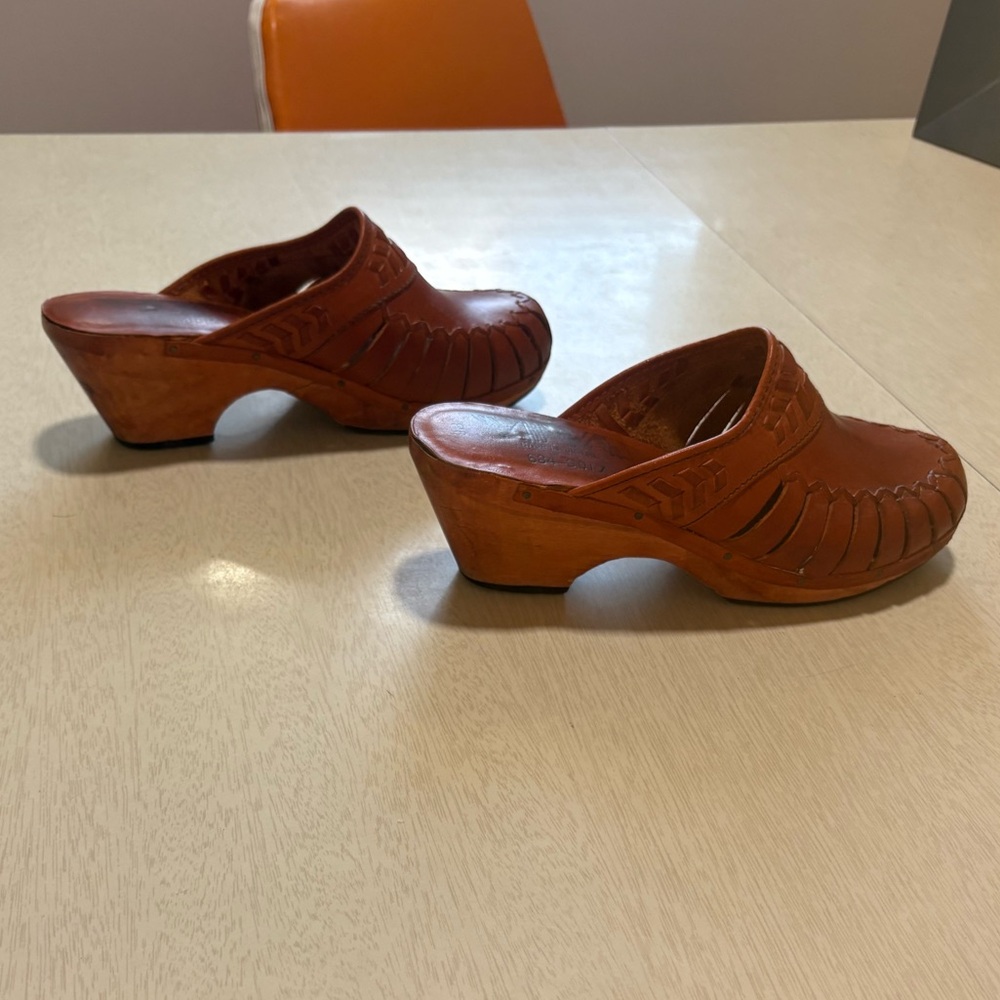 Vintage Brown Leather Clogs